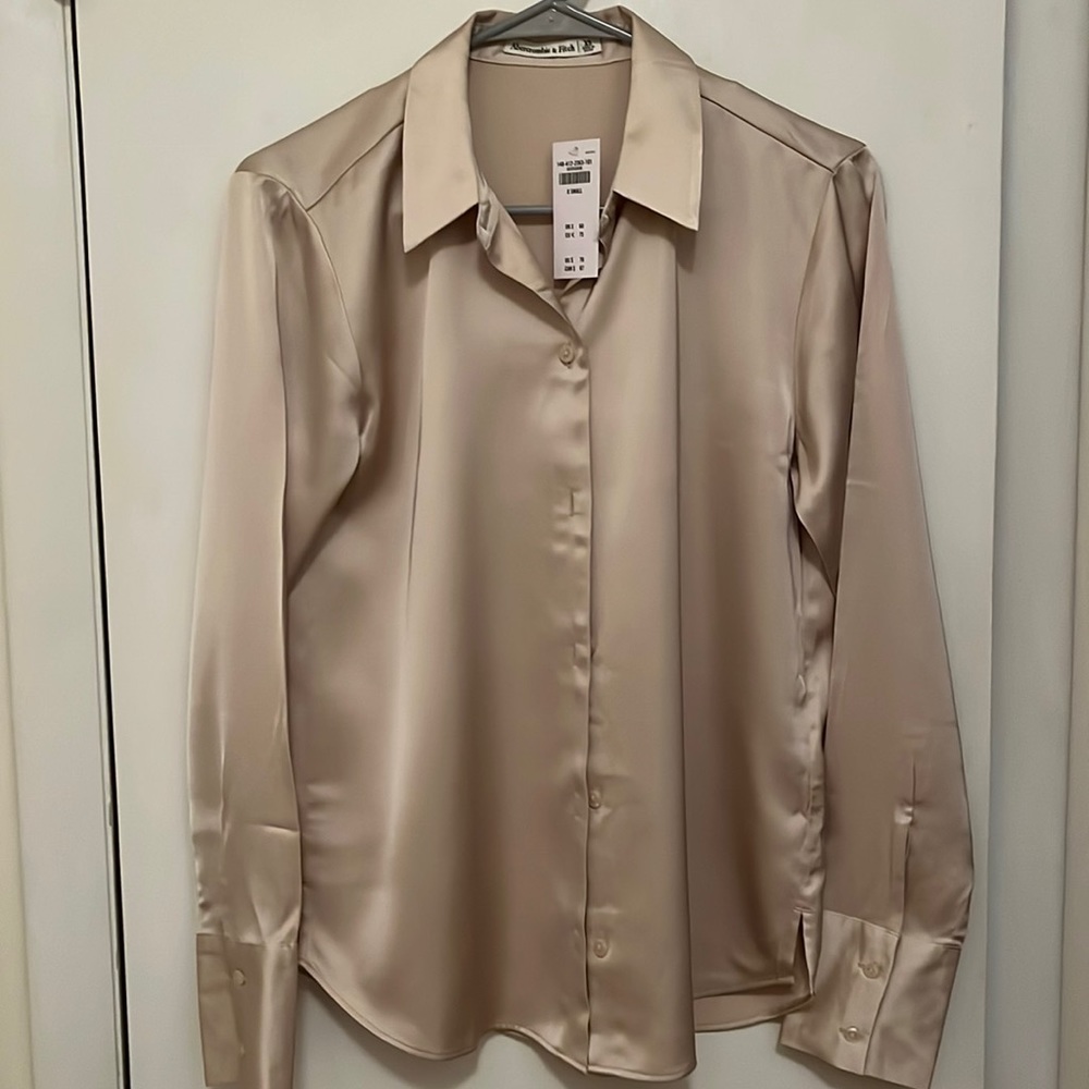 Abercrombie & Fitch Long-Sleeve Satin Button-Up Shirt - Tan / XS